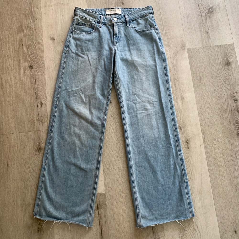 Hollister Low-Rise Baggy Jeans Light Wash‎ Wide Leg Raw Hem W26 2R Skater Y2K